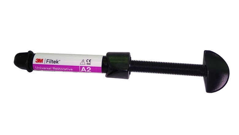 AKCIJA - 3M Filtek Universal refill 4g x 2